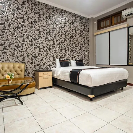 Oyo 2469 Sutomo Homestay